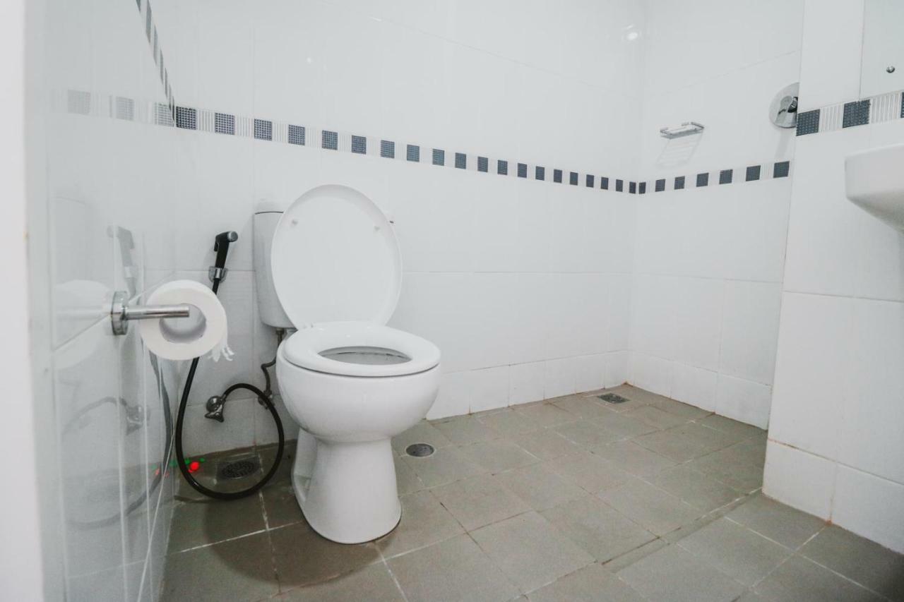 Reddoorz Apartment Near Summarecon Mall Serpong Tangerang Exterior foto